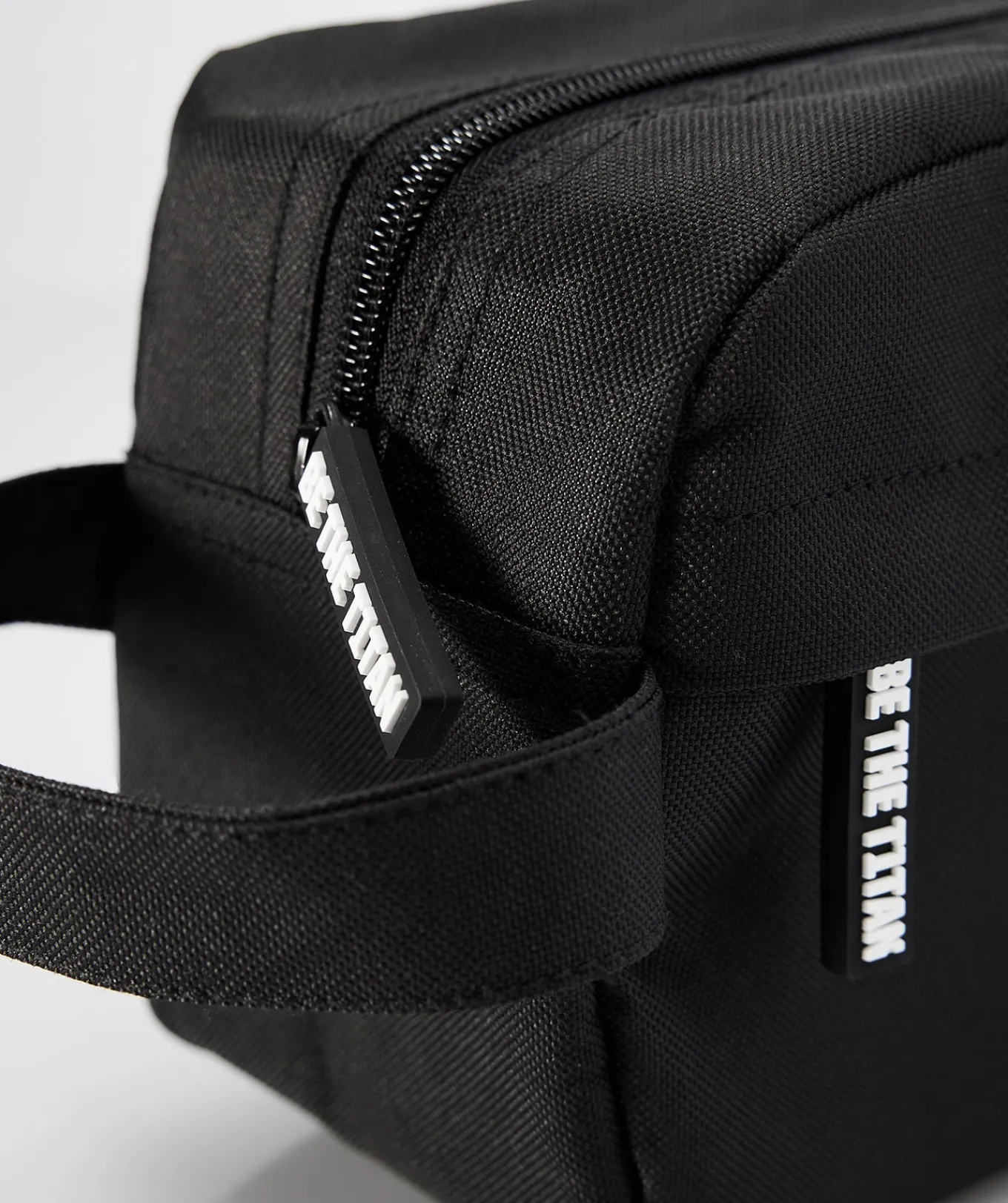 T1TAN Tassen^Sports toilettas